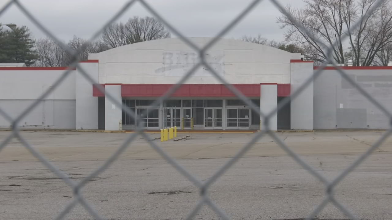 Closure of Louisville big box stores creates space for entertainment,  medical buildings | Local News | wdrb.com