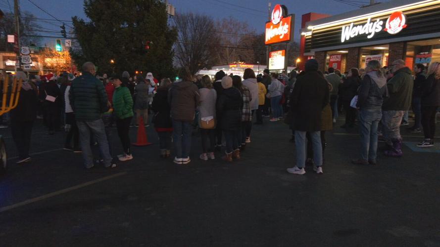 Bardstown Road Aglow 2022 (2).jpeg