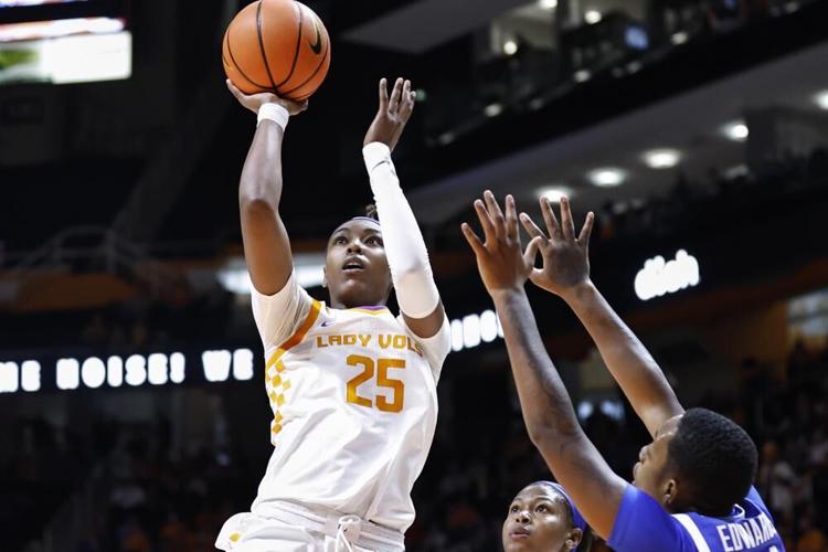 Tennessee guard Jordan Horston shoots over Kentucky forward Dre'una Edwards.jpeg