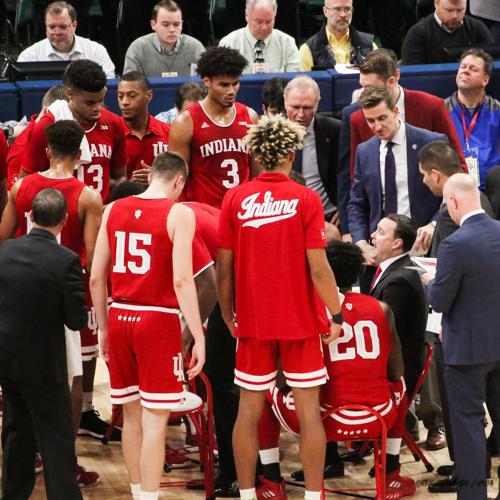 Archie Miller in huddle