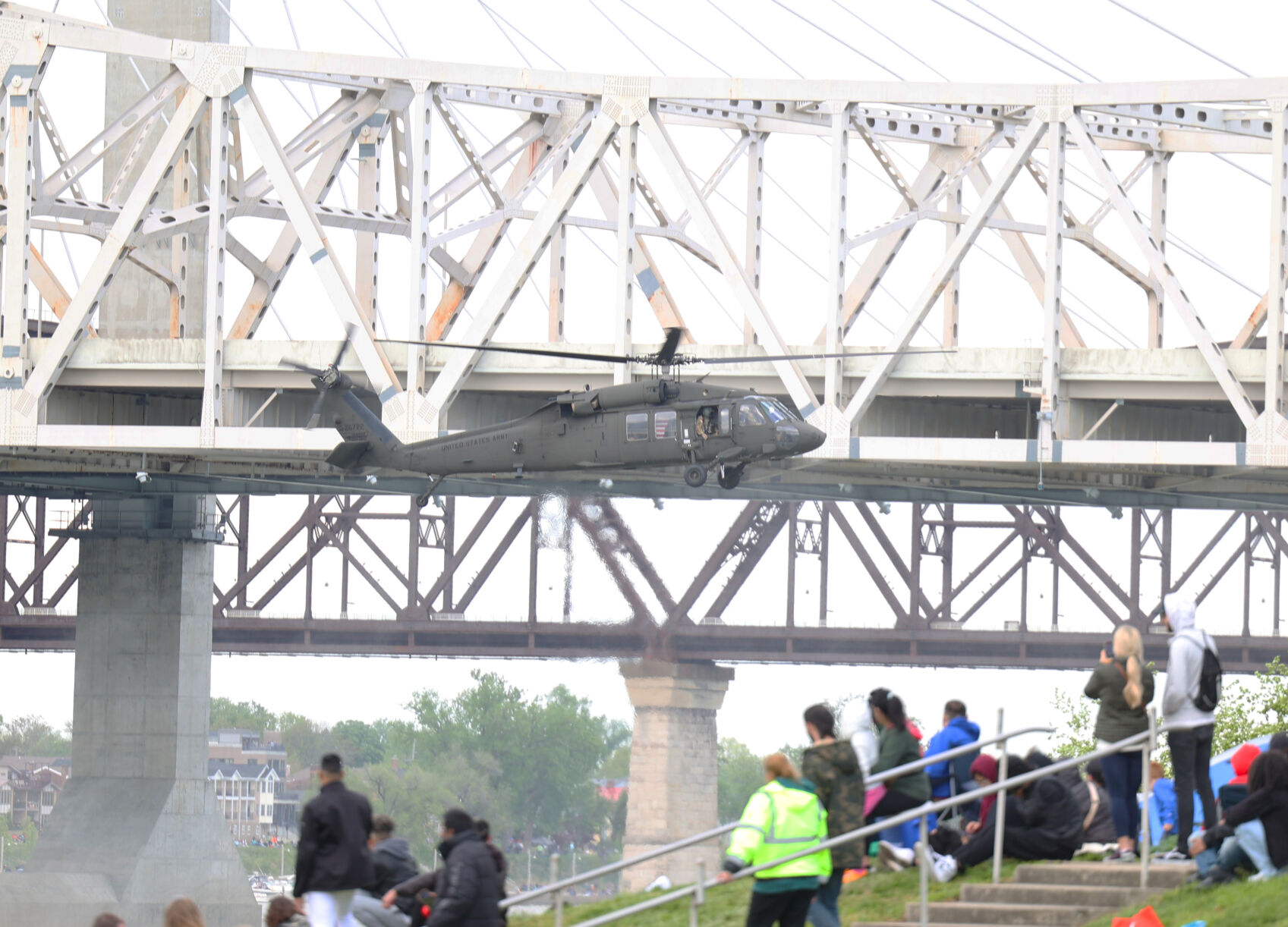Crowd watches Blackhawk fly.JPG