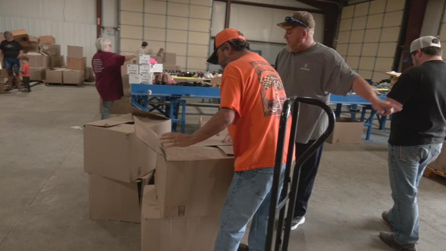 Volunteers collect donations for London, Ky. tornado victims 5-22-25