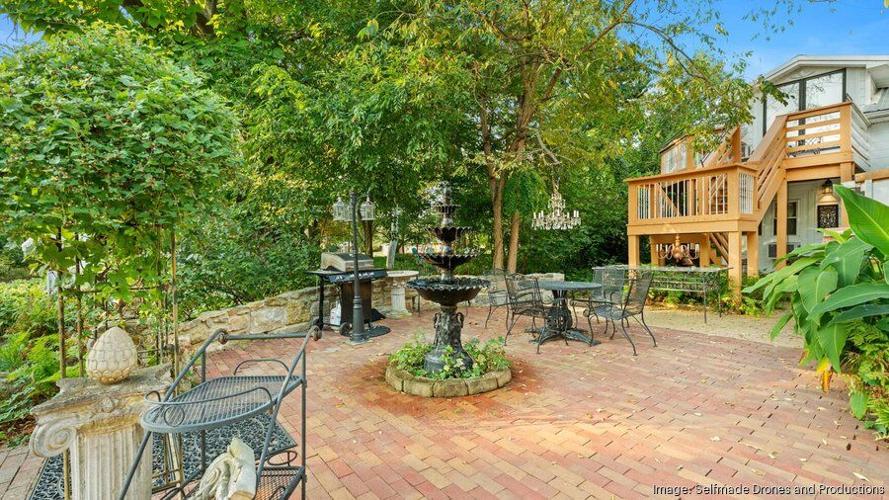 Bashford Manor Inn - Patio area.jpg