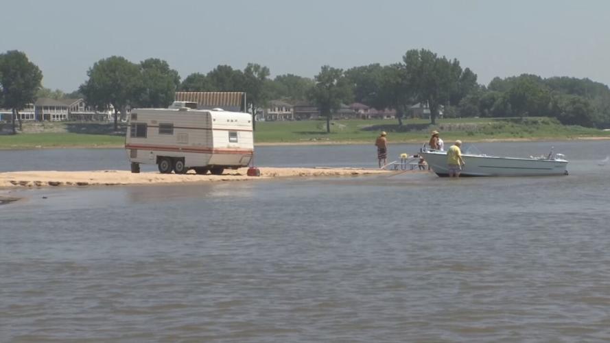 Camper abandoned on Ohio River sandbar in Evansville (July 2022)