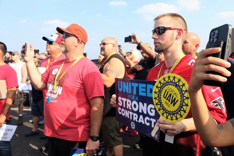 UAW practice picket KTP hall 8-24-23 (2).JPG