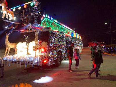 ZONETON SANTA FIRE TRUCK REVEAL 11NATSPKG