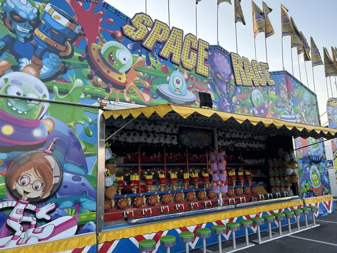 KY STATE FAIR - game on the midway 8-14-025 (32).jpg