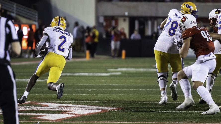 Louisville Pitt FB1316.jpg