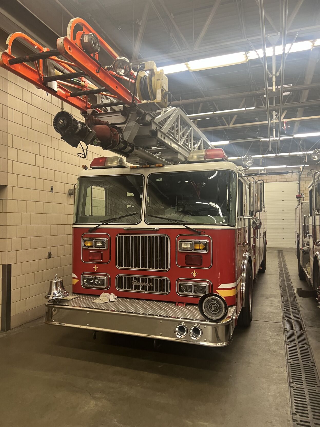 1st District-Truck 4 Engine 22.jpg