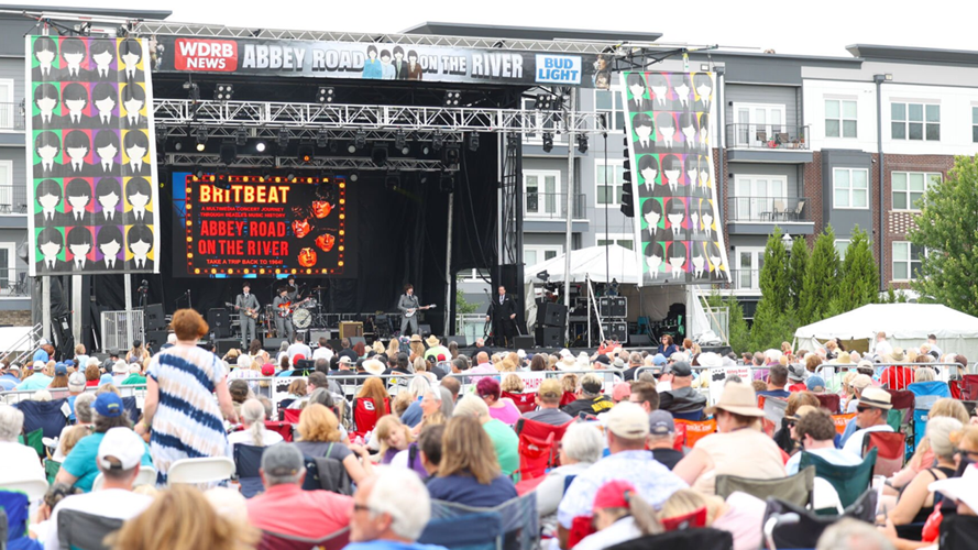 Crowd at main stage at Abbey Road on the River.JPG