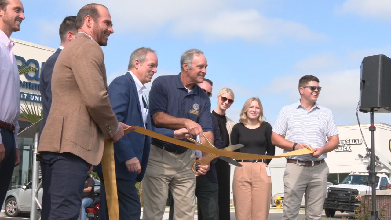 City leaders cut the ribbon on Cedar Creek Crossing in south