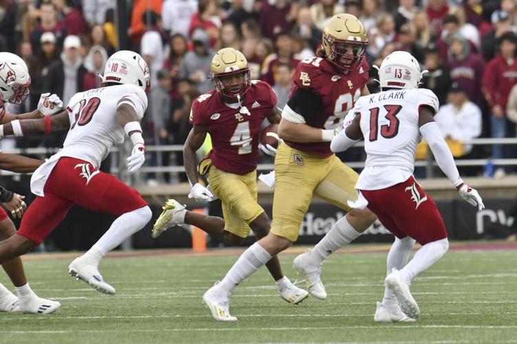 Boston College wide receiver Zay Flowers gains yards against Louisville.jpeg