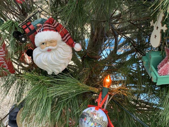 JINGLE TREE ORNAMENTS 2023  (8).jpg