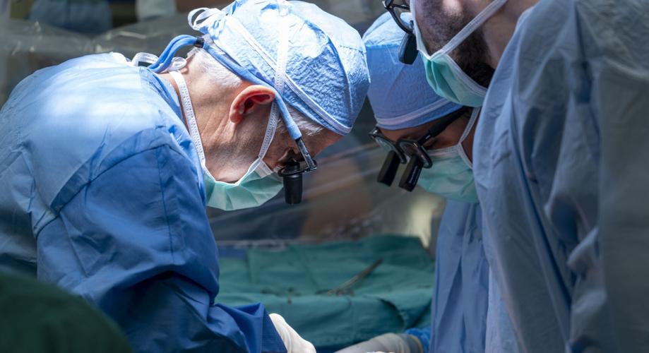 Carmat OR Surgery 6.jpg