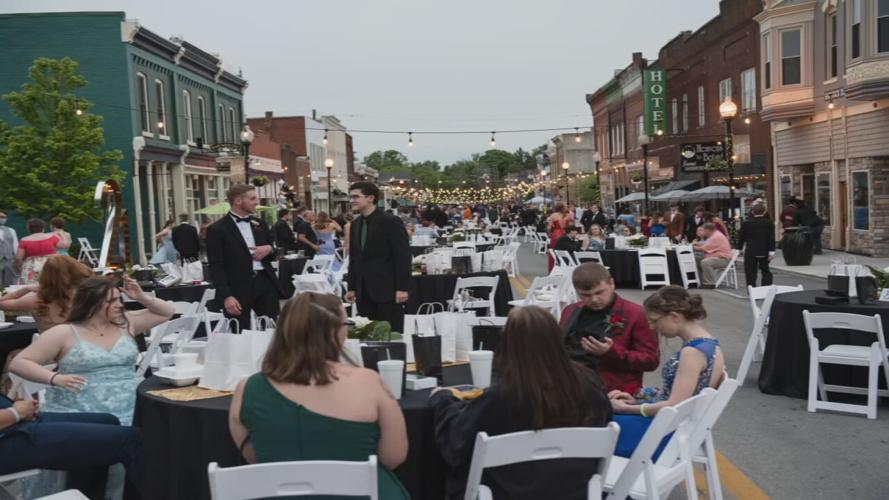 Anderson County High School students attend prom
