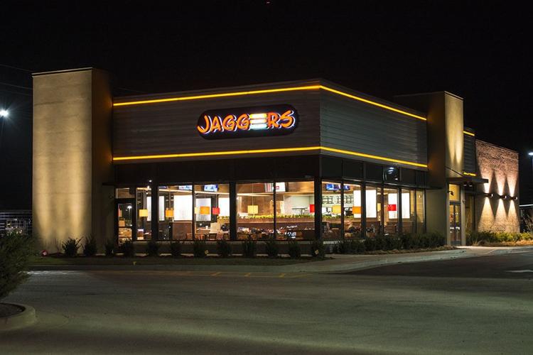 Jaggers restaurant (exterior, night)