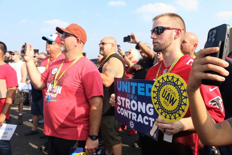 UAW practice picket KTP hall 8-24-23 (2).JPG