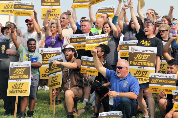 UPS Teamsters Practice Picket