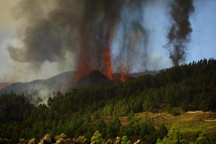 Volcano eruption Spain