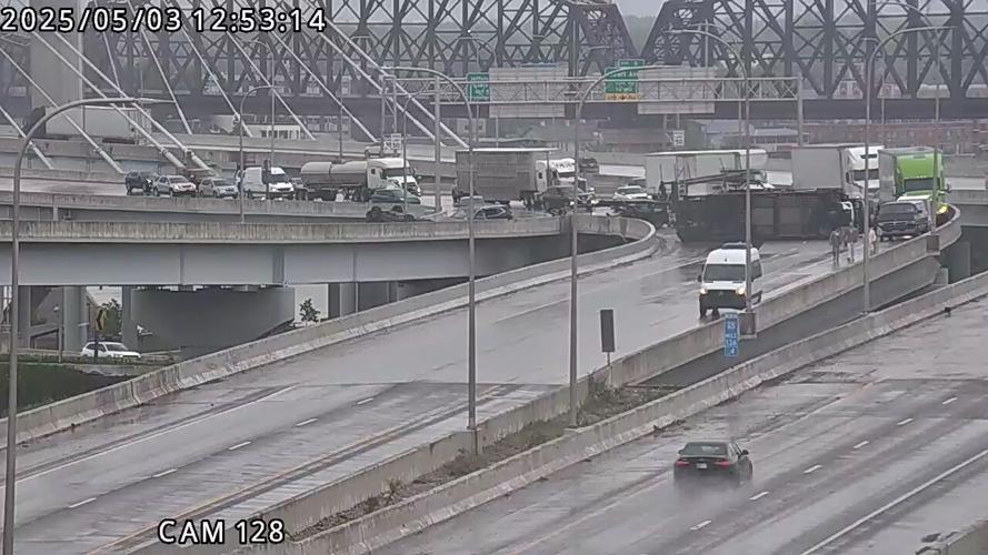 I-65 SB at Jefferson Street Overturned truck TRIMARC pic 5-3-25