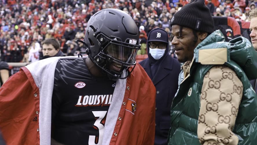 Watch: Louisville Football's Lamar Jackson Gets His No. 8 Jersey Retired -  Sports Illustrated Louisville Cardinals News, Analysis and More