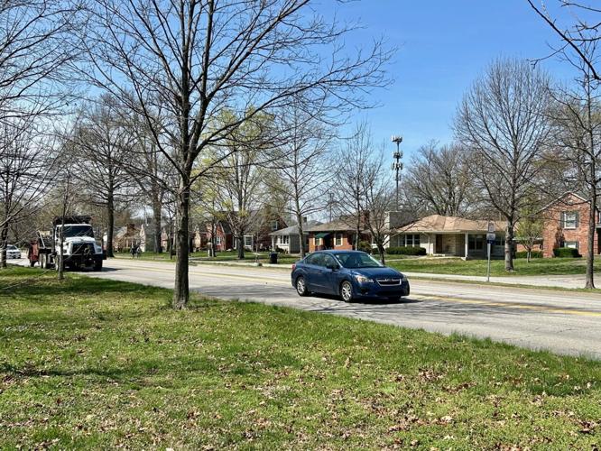 Cars on Southern Parkway - April 1, 2025.jpg