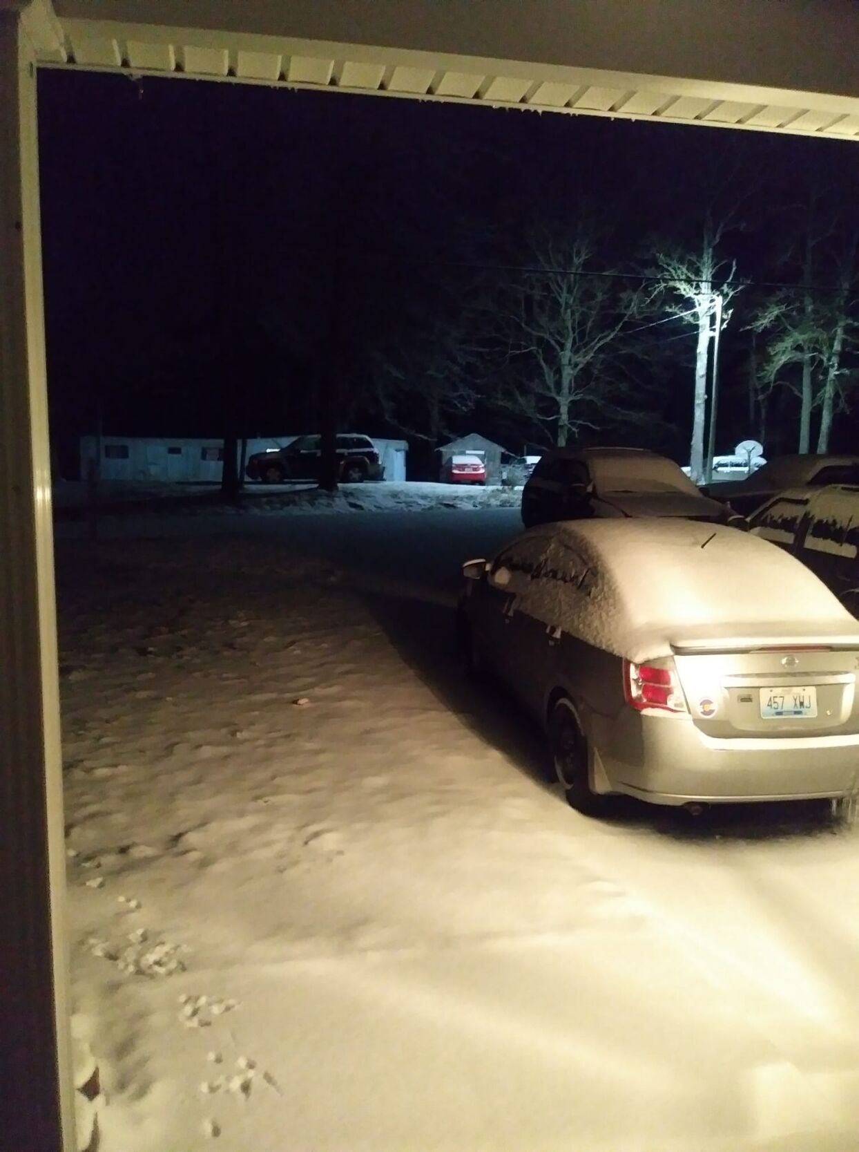 Snow on car in Vine Grove.jpg