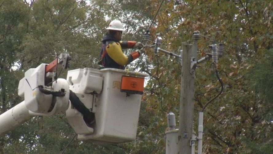 More than 17,000 LG&E customers remain without power in Louisville area