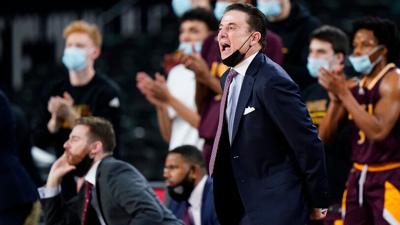 Crawford Rick Pitino Packs His Baggage Returns To Ncaa Tournament With Iona Sports Wdrb Com