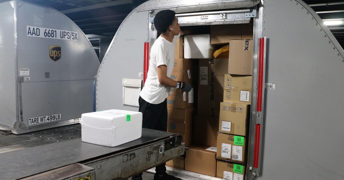 UPS to cut 12,000 jobs after 'disappointing' year | Business | wdrb.com