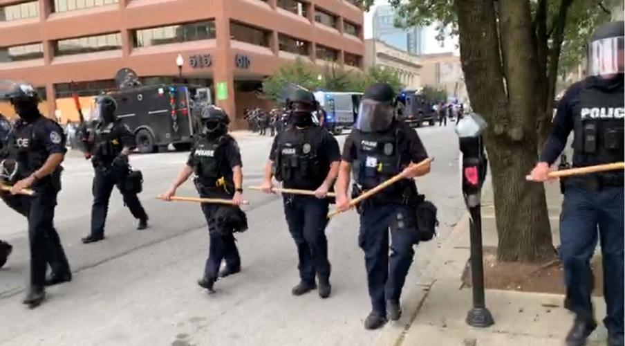PROTESTERS CLASH WITH LMPD DOWNTOWN 9-23-2020 2.jpg