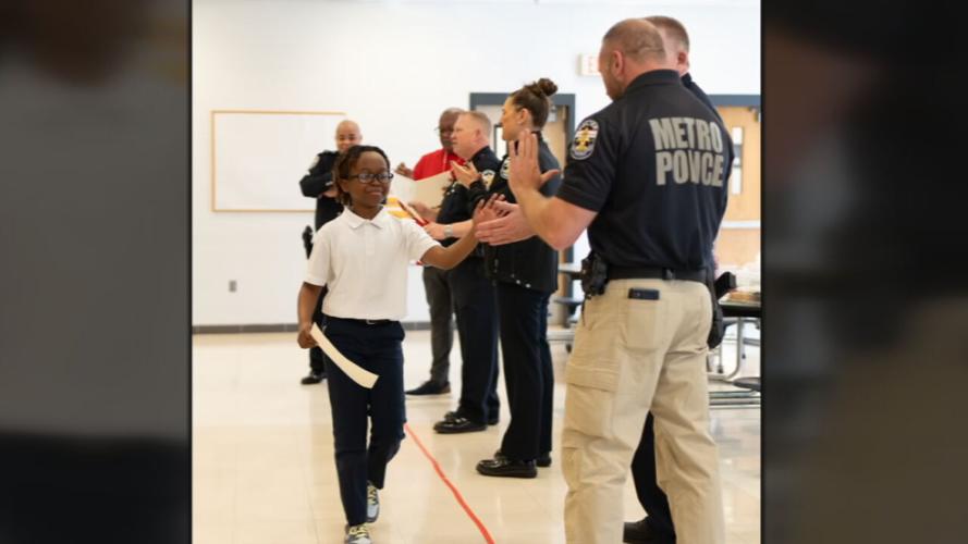 Carter Traditional Elementary students graduate from gang resistance program