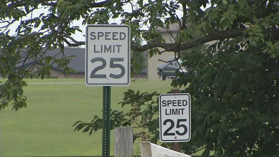 Hillview speed limit sign