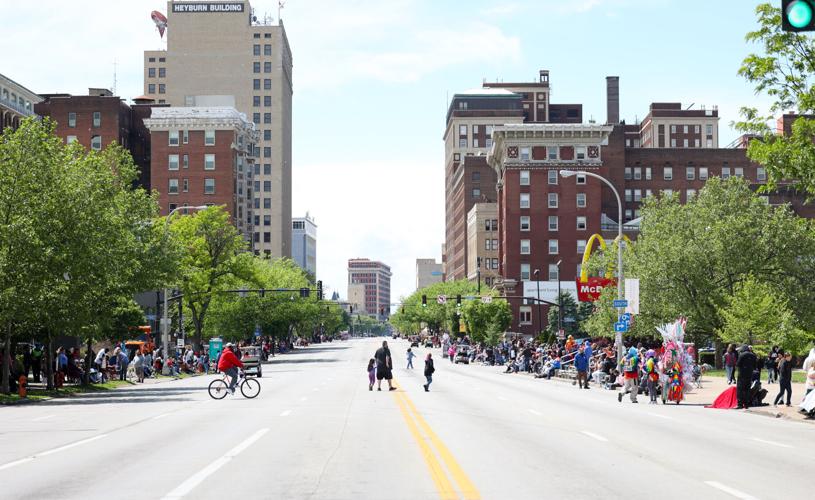 Broadway before parade.JPG