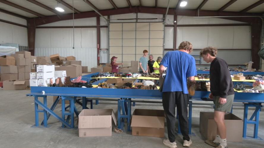 Volunteers collect donations for London, Ky. tornado victims 5-22-25