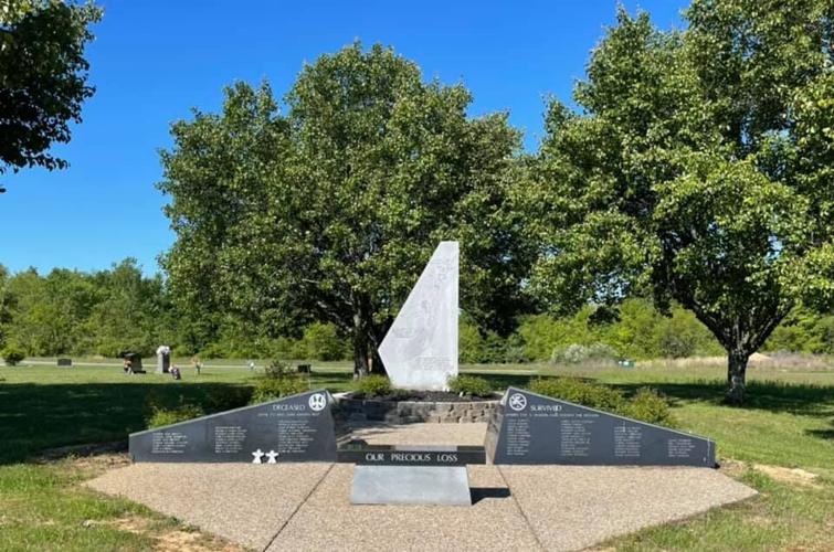 Monument for Carrollton bus crash victims.jpg