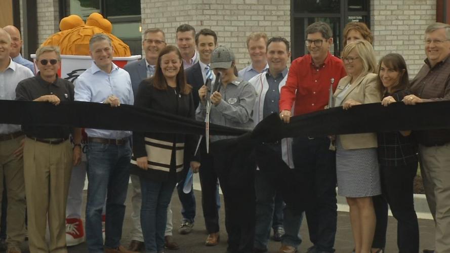 Ribbon-cutting ceremony for new KFC in Hikes Point