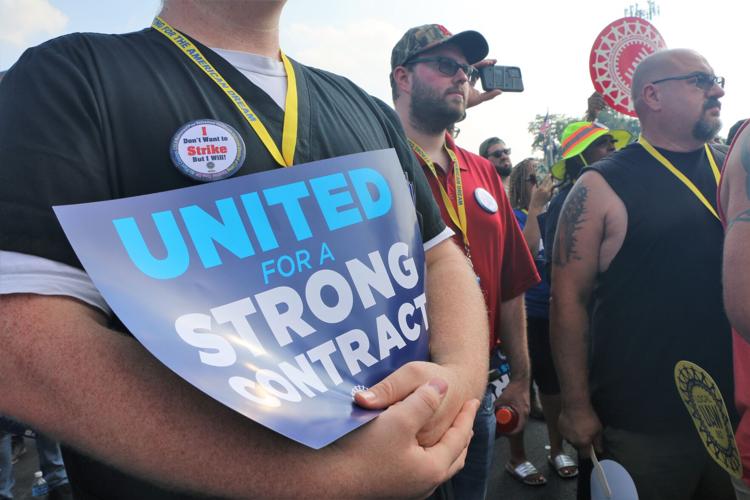 UAW practice picket KTP hall 8-24-23 (3).JPG
