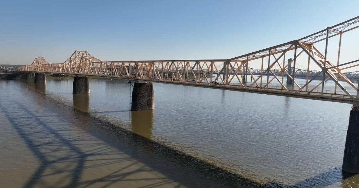 KYTC pauses plan to reduce lanes on 2nd Street Bridge after engineers found new 'structural' damage