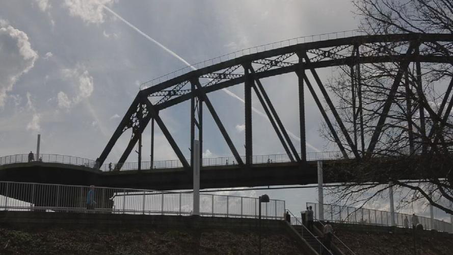 BIG 4 BRIDGE SHOOTING FOLO 10PKG.transfer_frame_3103.jpeg
