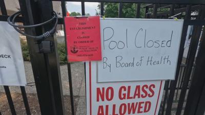 Sutherland Pool Closed Sign