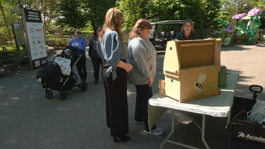 ZOO PARTY FOR THER PLANET WITH MAYOR