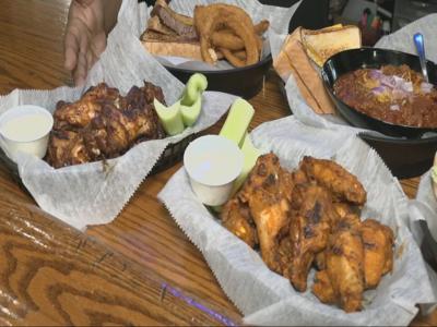 Rootie's Sports Bar and Grille wings