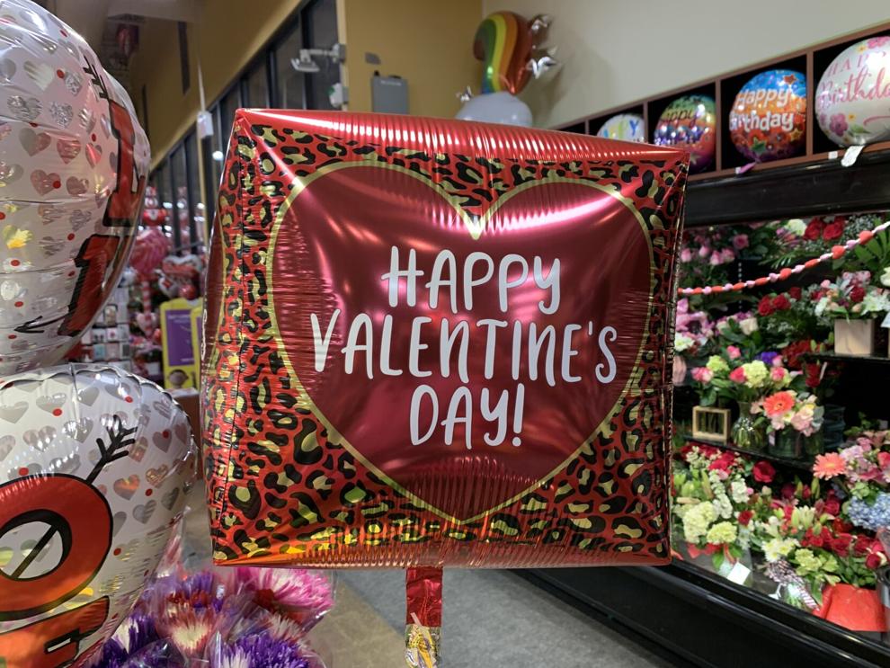 VALENTINES DAY FLOWERS AND BALLOONS KROGER 2122021 (2).JPG