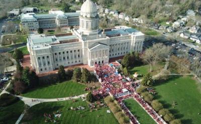 Teachers line up early for Friday's education rally in Frankfort