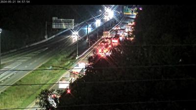 Traffic backup from I-264E to I-71N semi-rollover crash