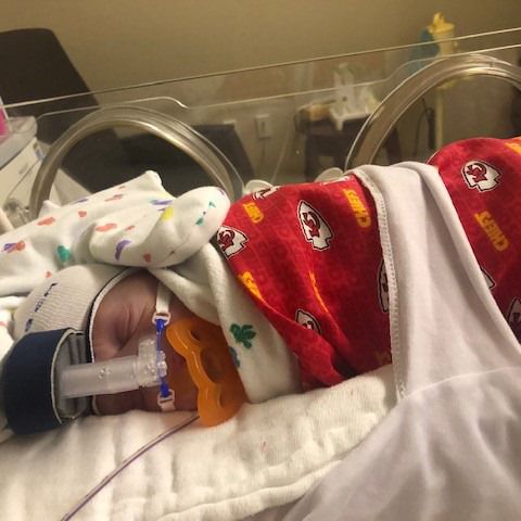 MINI MAHOMIES: Kansas City hospital dresses NICU babies in Chiefs-inspired  gear