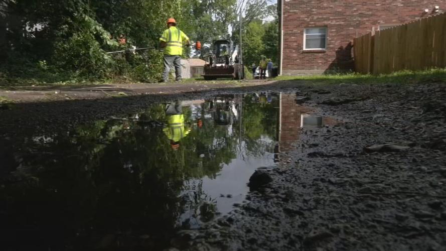 Alley Action Crew works to clean alleyways across Louisville