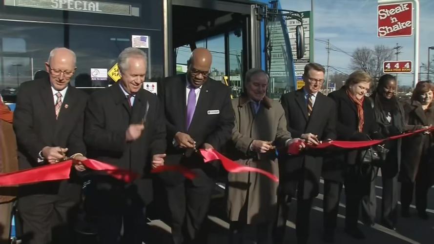 DIXIE HIGHWAY RAPID TRANSIT TARC BUSES - SIGNS - RIBBON CUTTING - 2-26-2020  (3).png