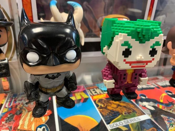 Batman and Joker figures at LouisvilleCon